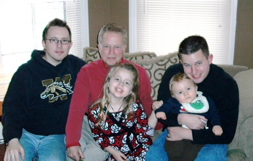 xmas09.dad.josh.kids.jpg