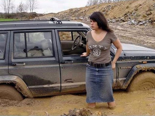 women-drivers-stuck-in-the-mud.jpg